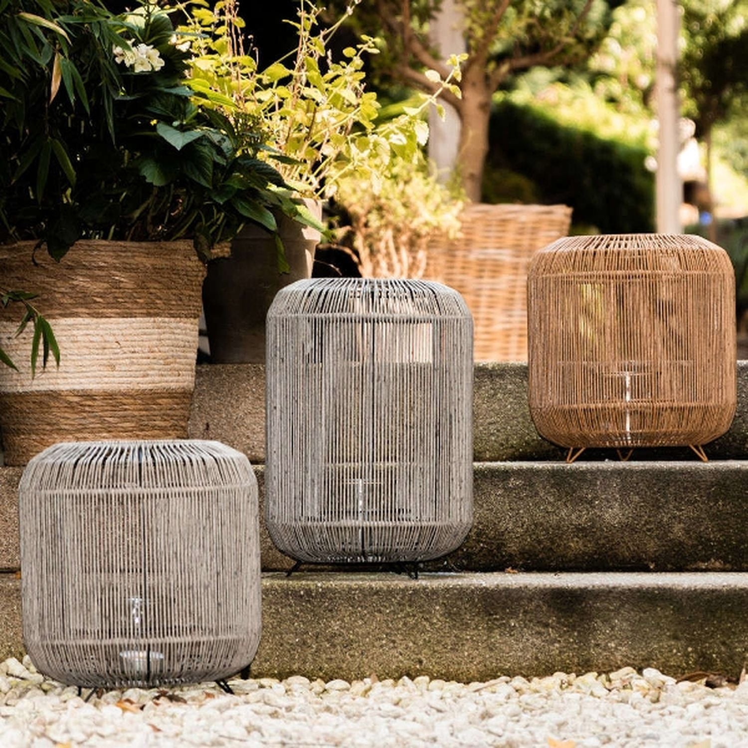 Laterne mit Glaseinsatz - grau - Kunststoff - 30x30 cm - Polyethylen+Metall - Glaseinsatz: 10x10 cm